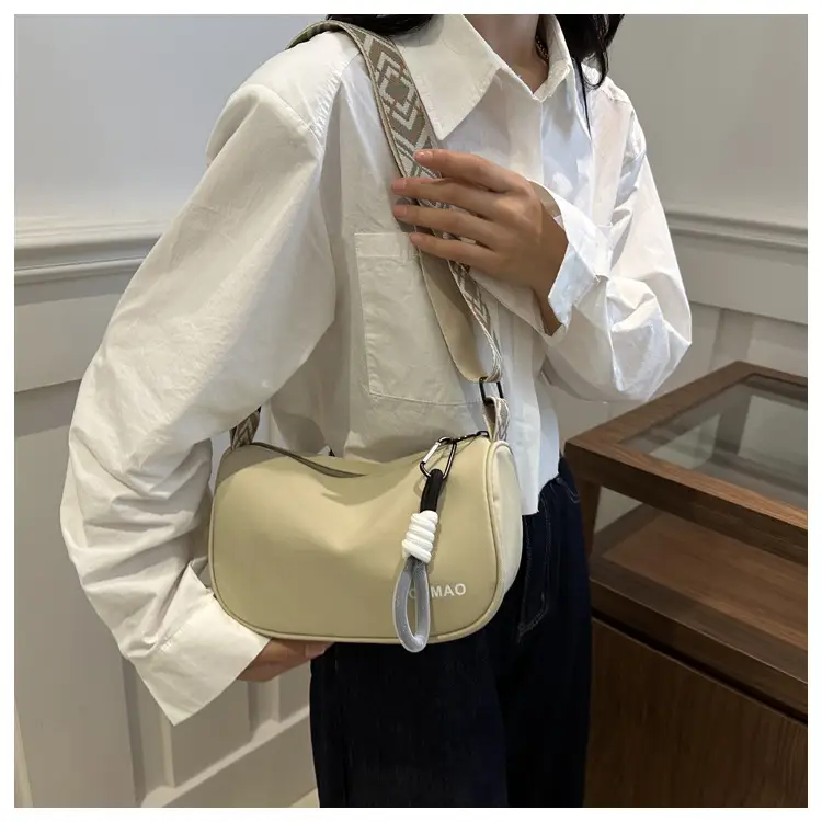 Black Canvas Shoulder Bag for Women 2024 — feature 22