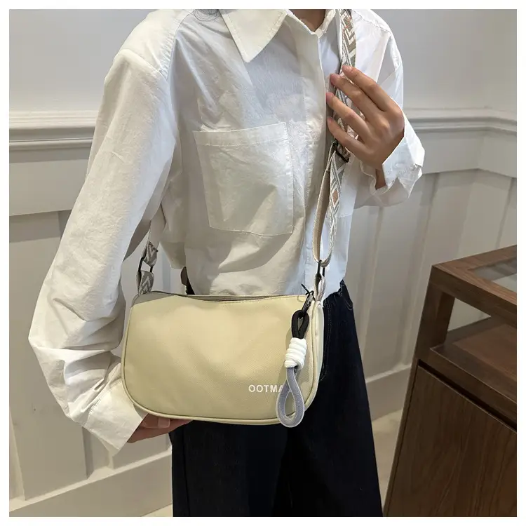Black Canvas Shoulder Bag for Women 2024 — feature 24