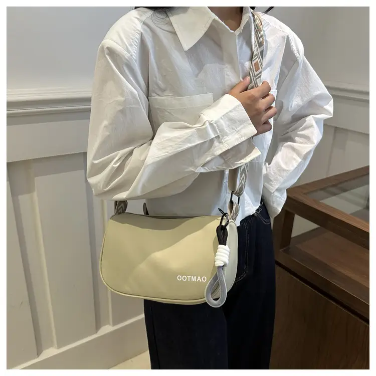 Black Canvas Shoulder Bag for Women 2024 — feature 25