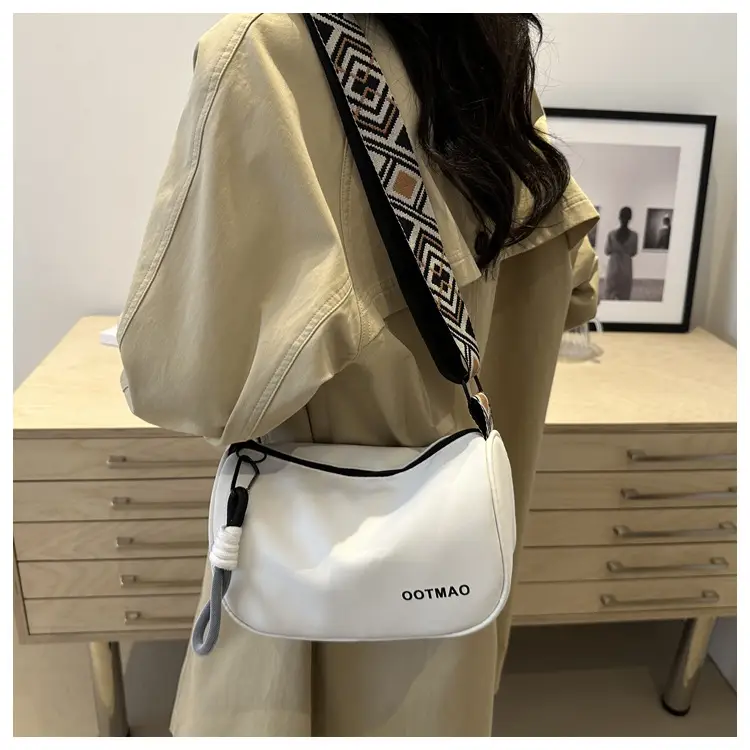 Black Canvas Shoulder Bag for Women 2024 — feature 26