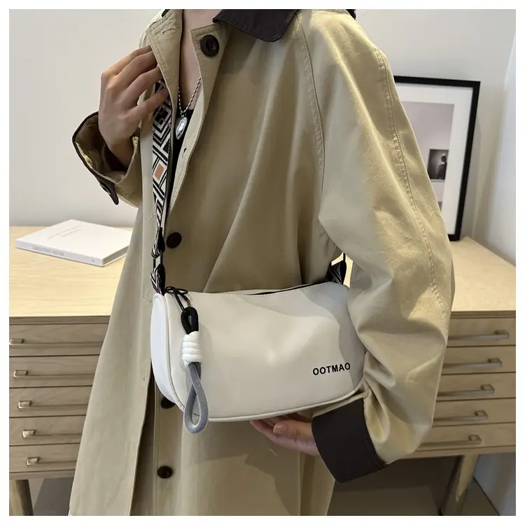 Black Canvas Shoulder Bag for Women 2024 — feature 27