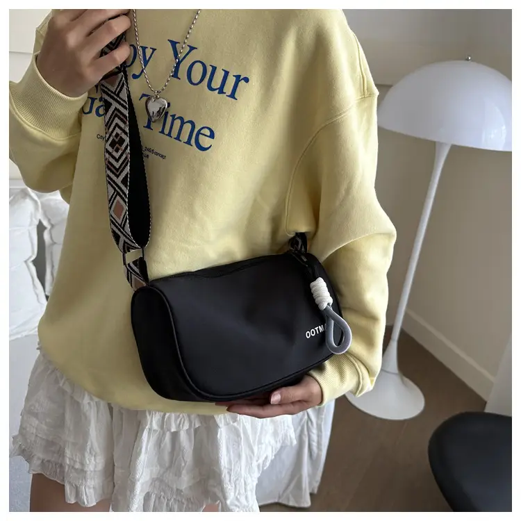 Black Canvas Shoulder Bag for Women 2024 — feature 34