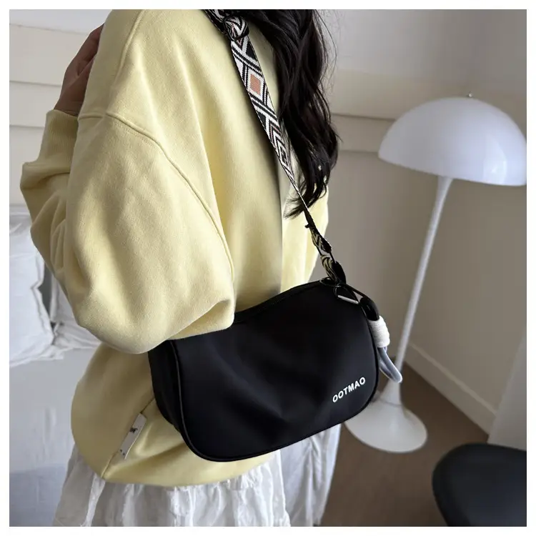 Black Canvas Shoulder Bag for Women 2024 — feature 35