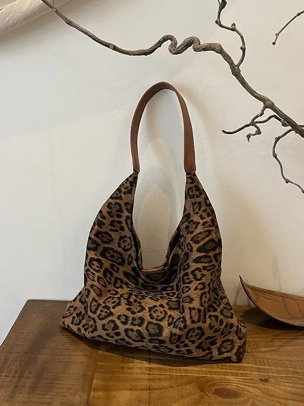 Leopard Print Women's Large Capacity Tote Bag - Image 4