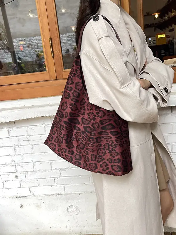 Leopard Print Women's Large Capacity Tote Bag - Image 7