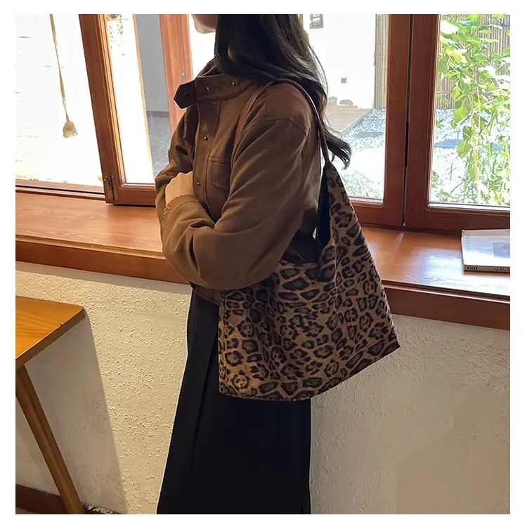 Leopard Print Women's Large Capacity Tote Bag — feature 14