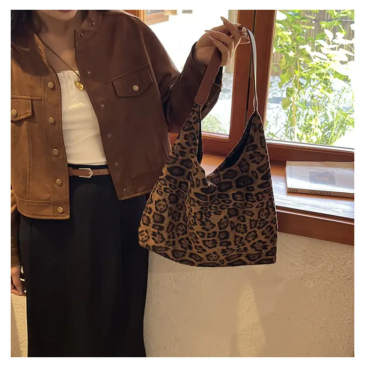 Leopard Print Women's Large Capacity Tote Bag — feature 15