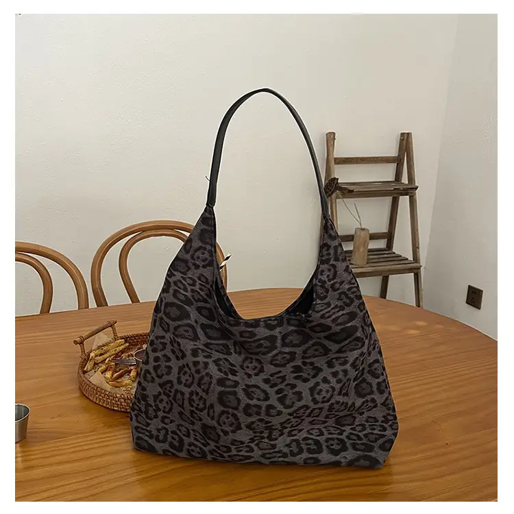 Leopard Print Women's Large Capacity Tote Bag — feature 23