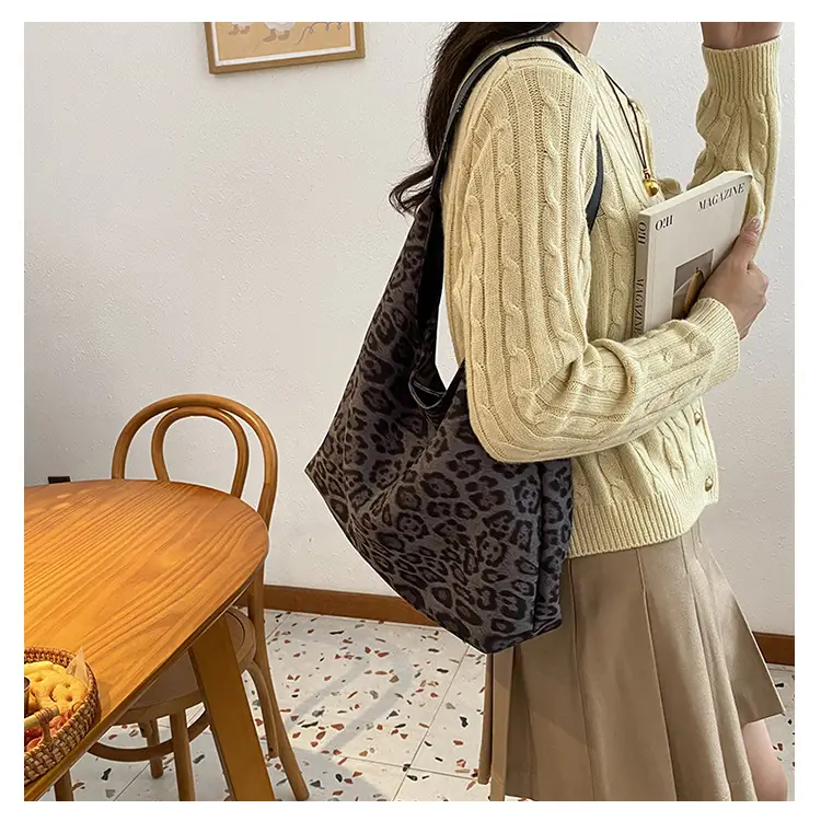 Leopard Print Women's Large Capacity Tote Bag — feature 9