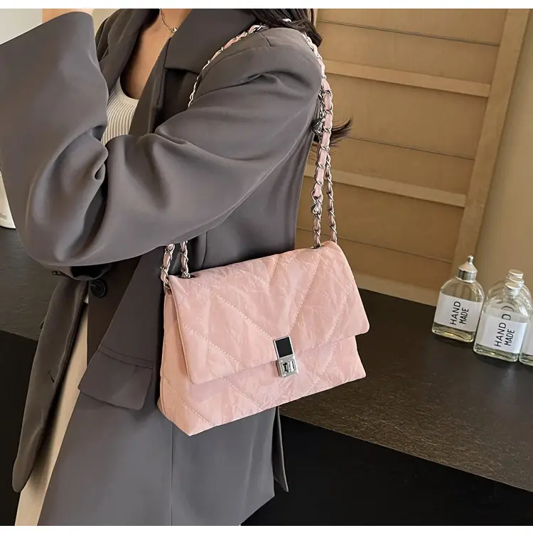 Black Rhombus Chain Shoulder Bag for Women 2024 — feature 21