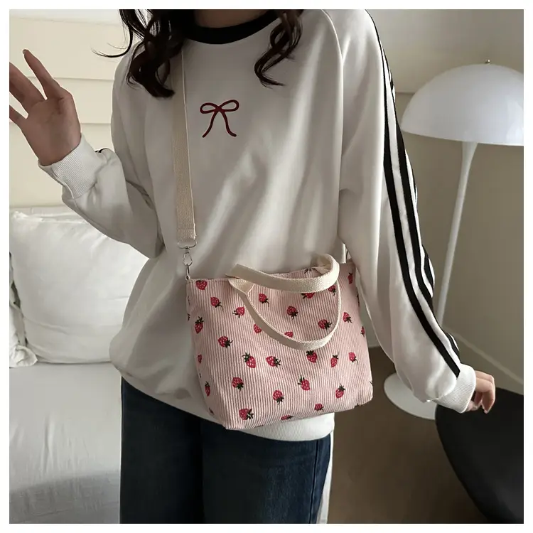Women's Ladybug Print Shoulder Bag 2024 - Image 7