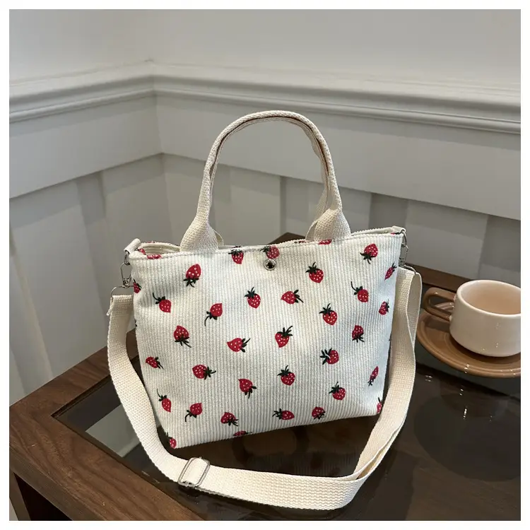 Women's Ladybug Print Shoulder Bag 2024 - Image 3