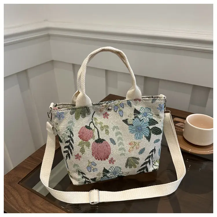 Women's Ladybug Print Shoulder Bag 2024 - Image 4