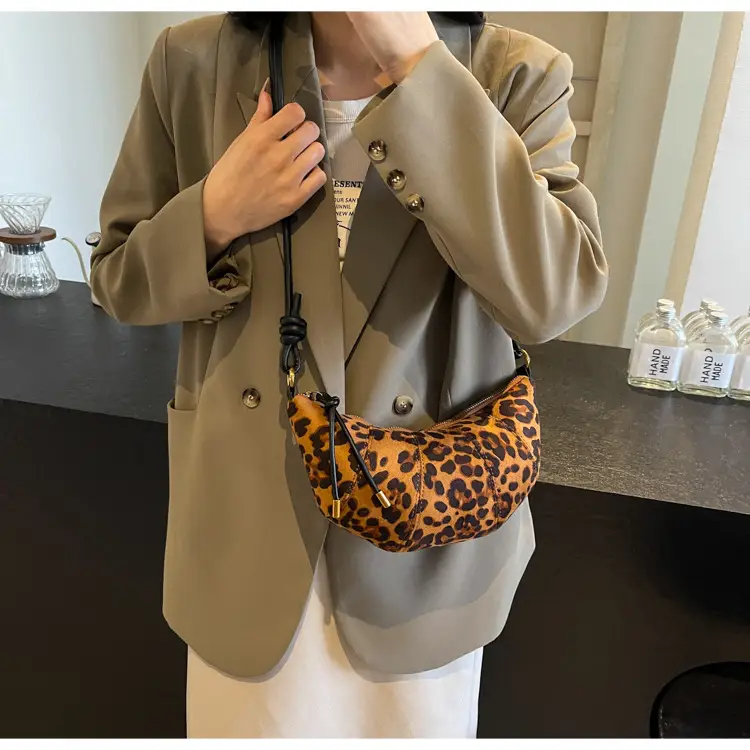 Retro Leopard Print Shoulder Crossbody Bag Women Large Capacity — feature 24