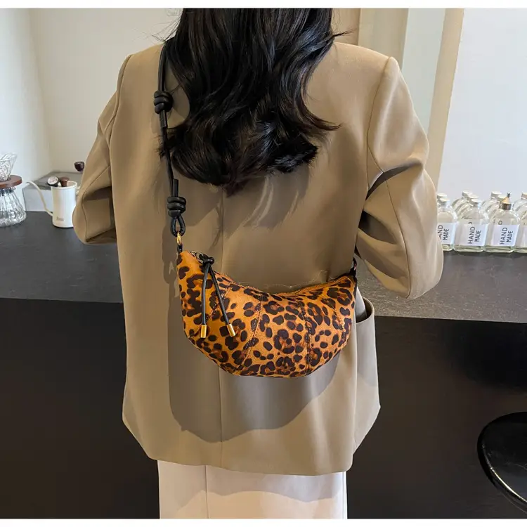 Retro Leopard Print Shoulder Crossbody Bag Women Large Capacity — feature 26