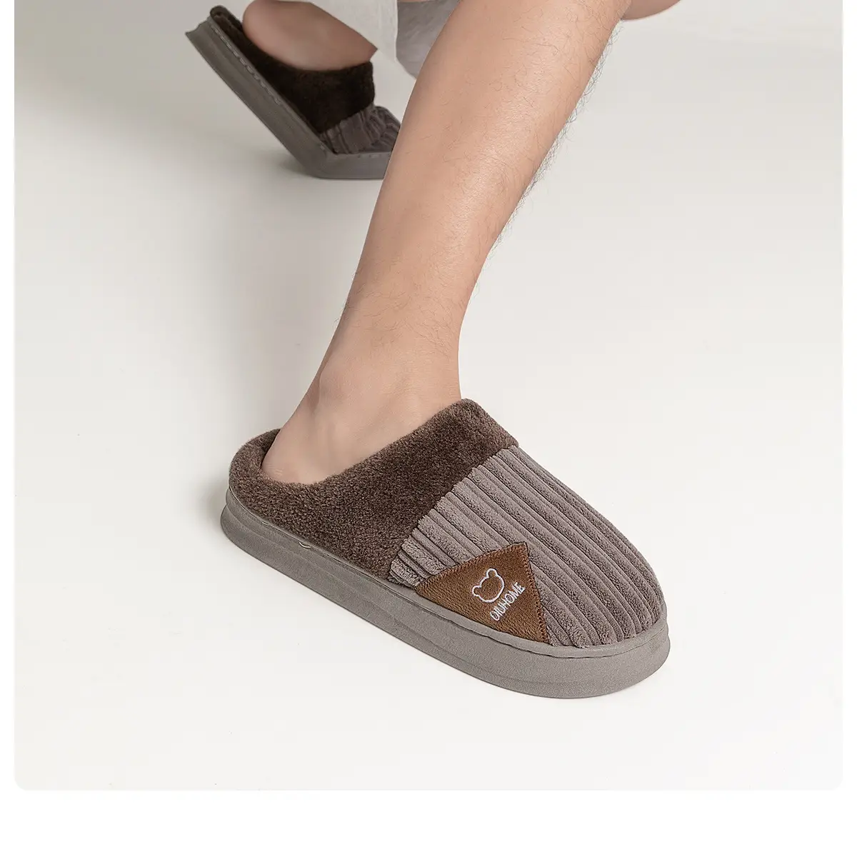 Men Winter Plush Cotton Slippers Grey 2025 — feature 5