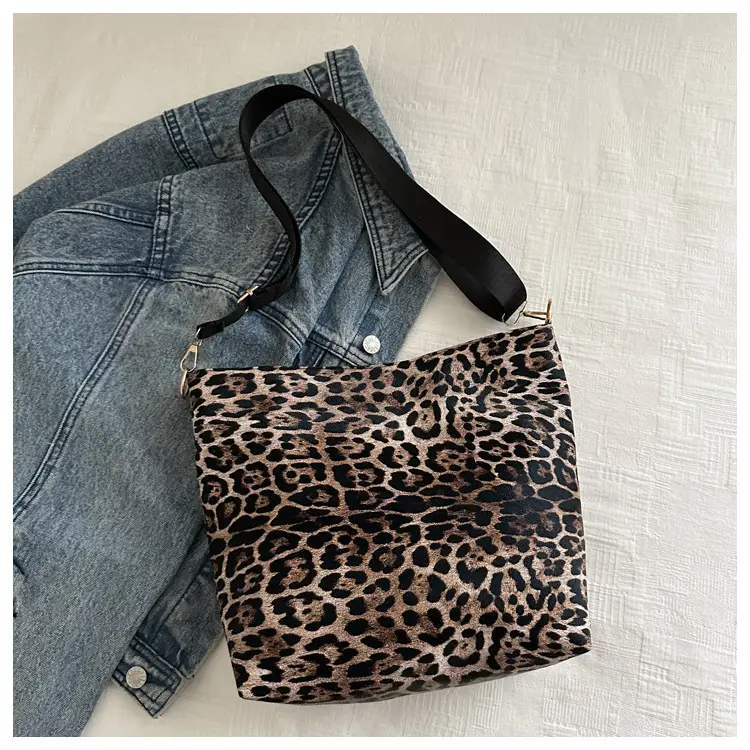 Japanese Style Leopard Print Crossbody Bag for Women — feature 11