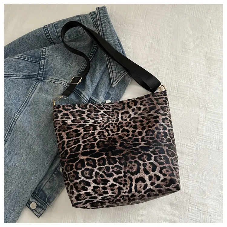 Japanese Style Leopard Print Crossbody Bag for Women — feature 14