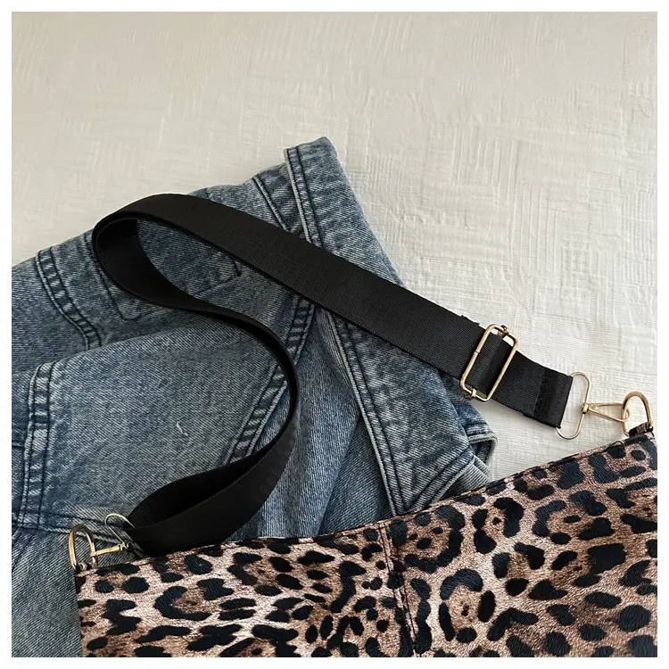 Japanese Style Leopard Print Crossbody Bag for Women — feature 18