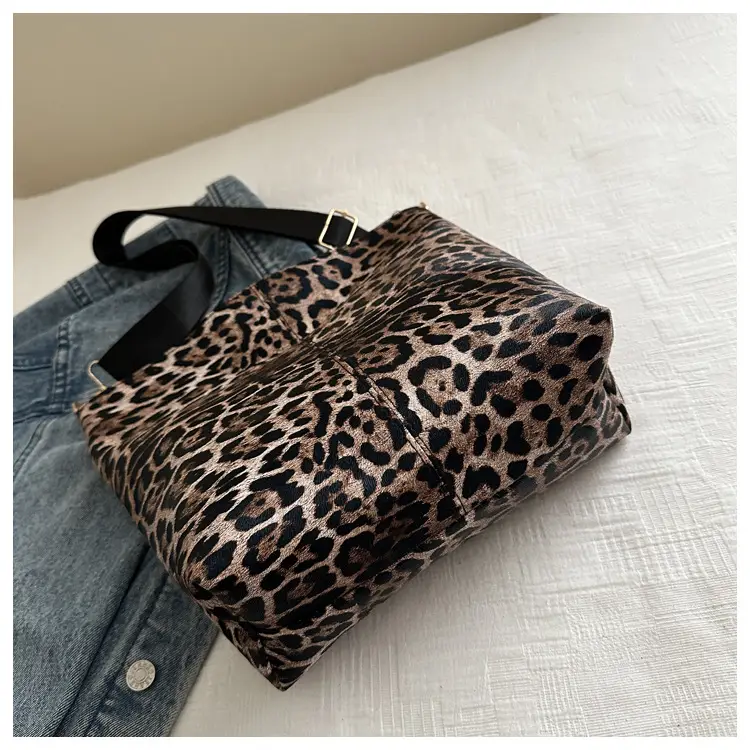 Japanese Style Leopard Print Crossbody Bag for Women — feature 19