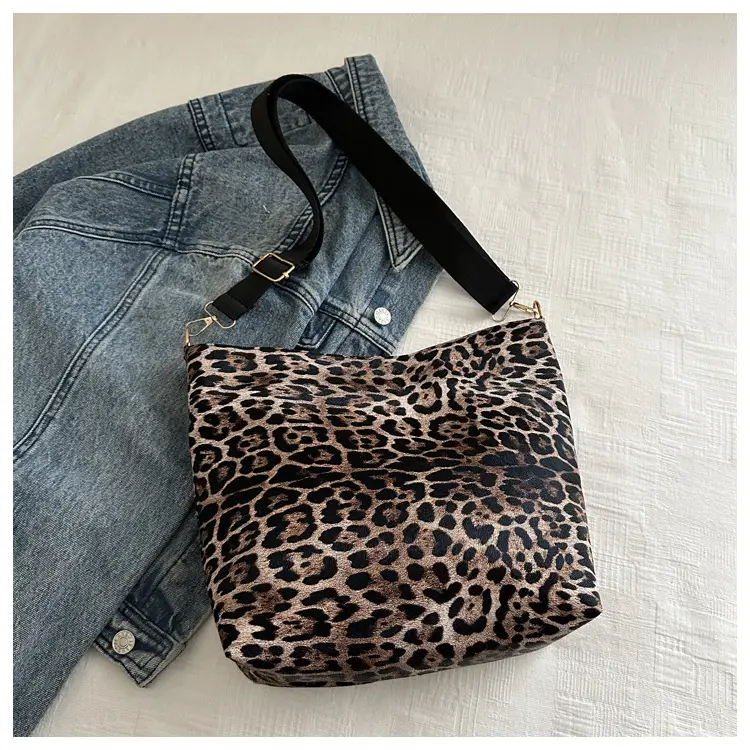 Japanese Style Leopard Print Crossbody Bag for Women — feature 22