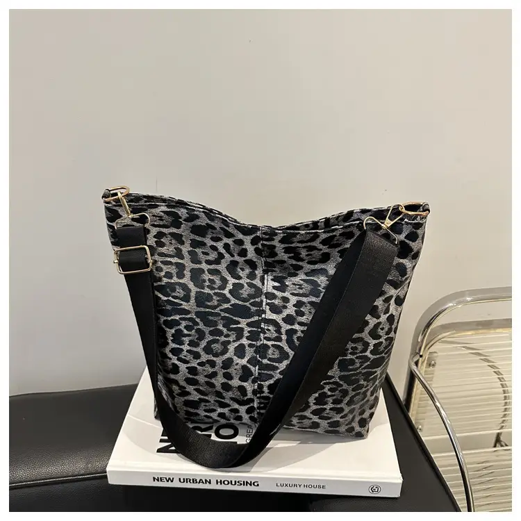 Japanese Style Leopard Print Crossbody Bag for Women - Image 2