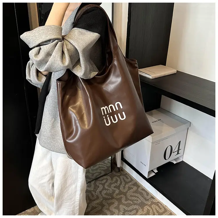Women's Black PU Leather Commuter Bag 2026 — feature 16