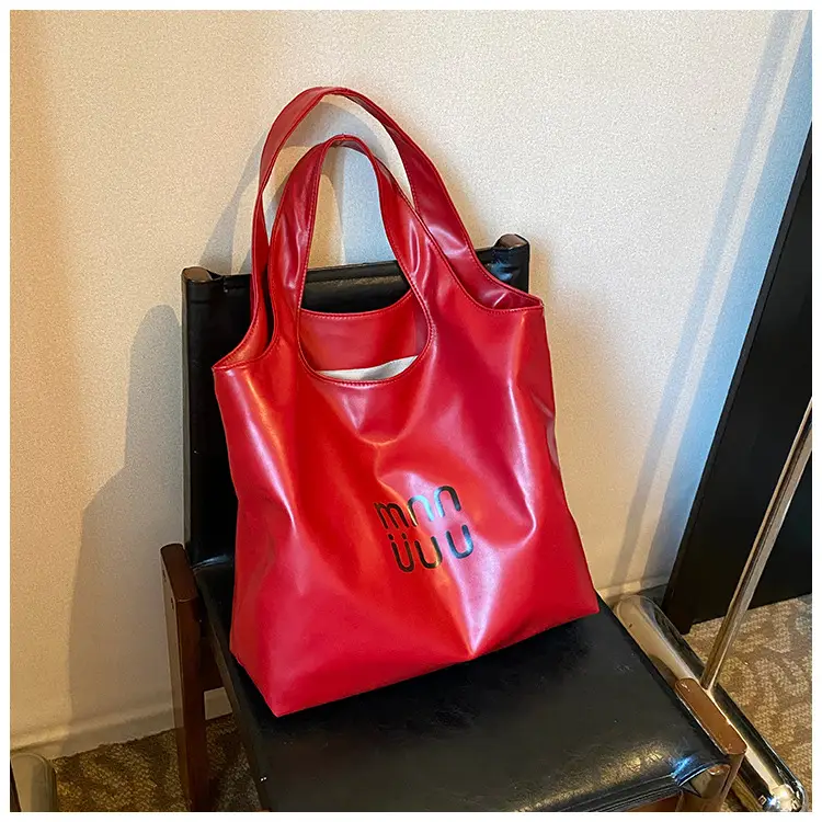 Women's Black PU Leather Commuter Bag 2026 — feature 27