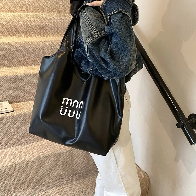 Women's Black PU Leather Commuter Bag 2026