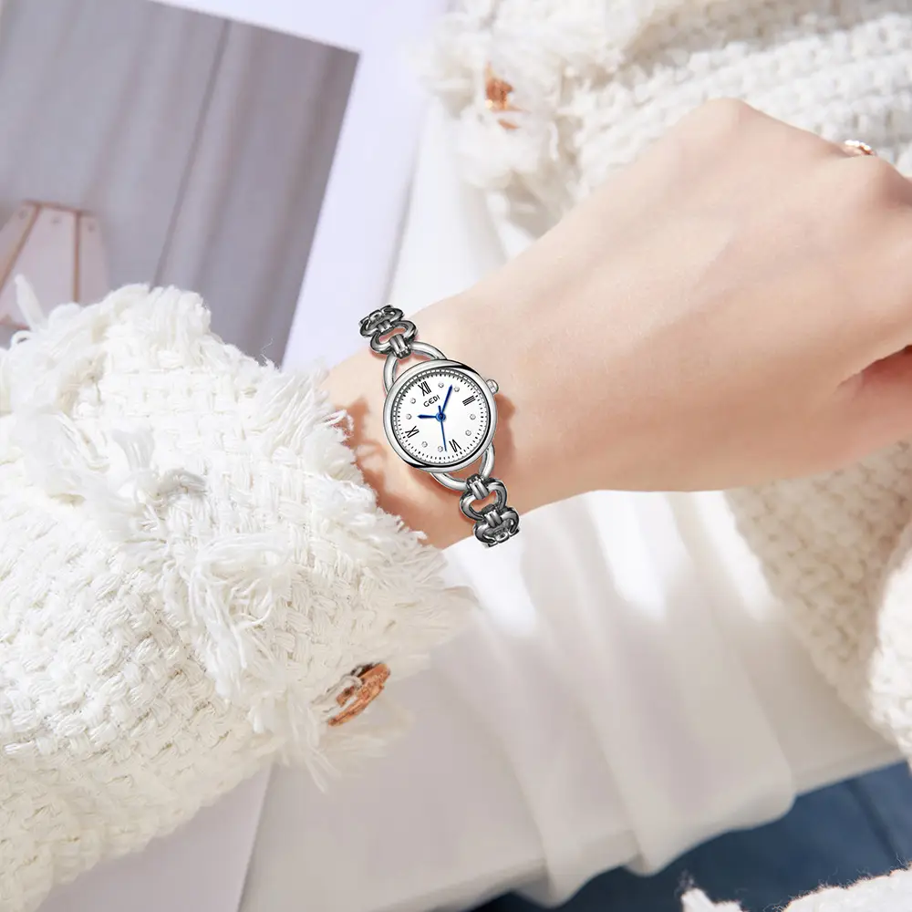 Women's Gold Quartz Bracelet Watch with Chain Strap - Image 4