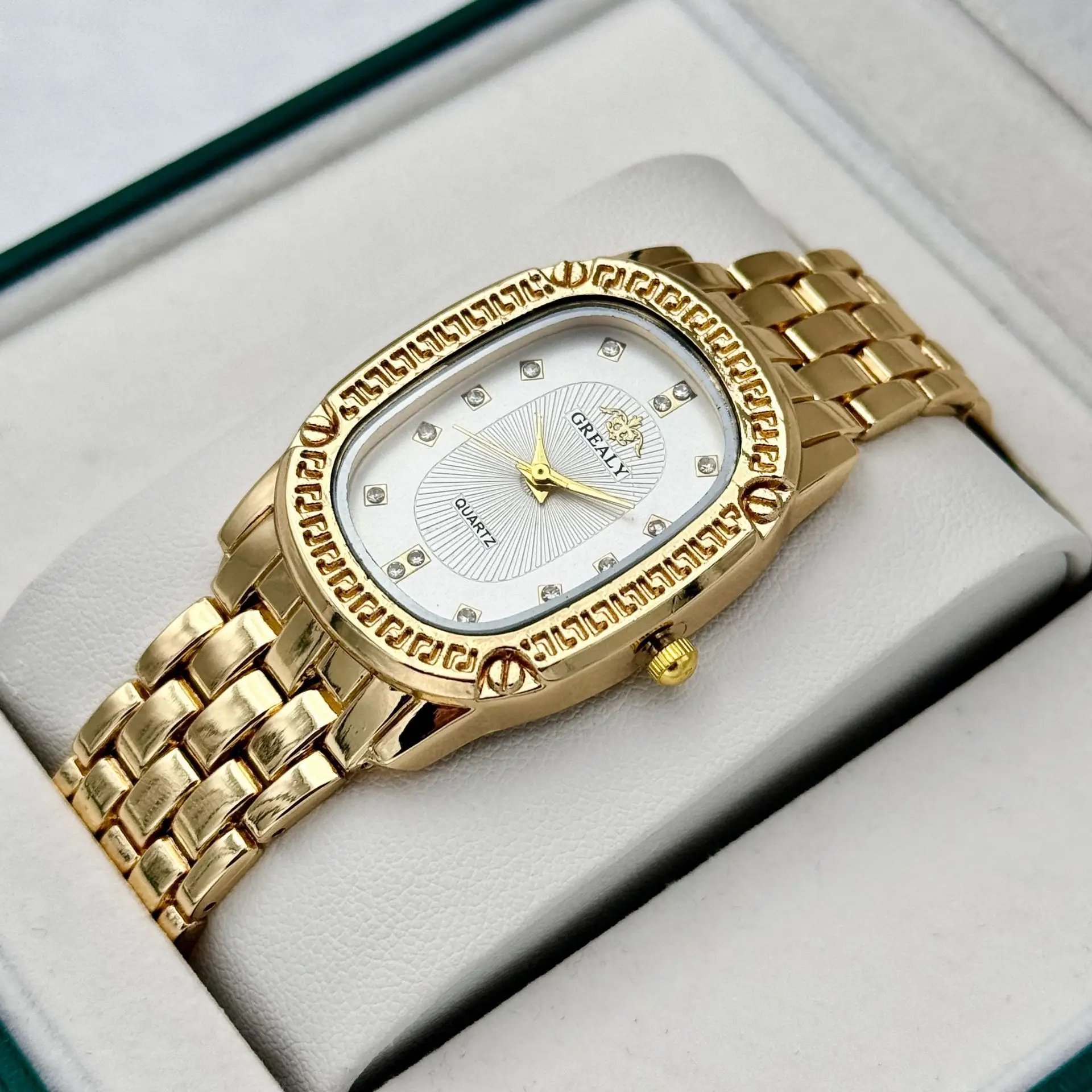 Oval Diamond Women's Quartz Watch Silver Strap — feature 4