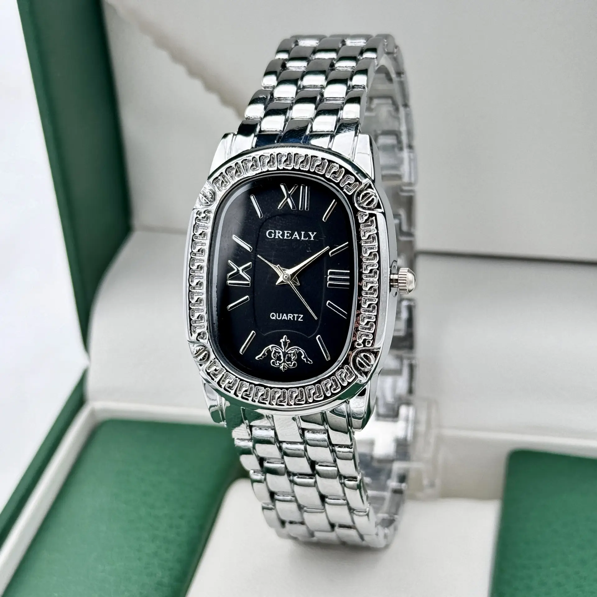 Grealy Women's Oval Roman Quartz Watch with Diamond Band — feature 12