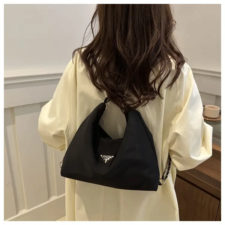 Black Women's Large Capacity Shoulder Bag — feature 19