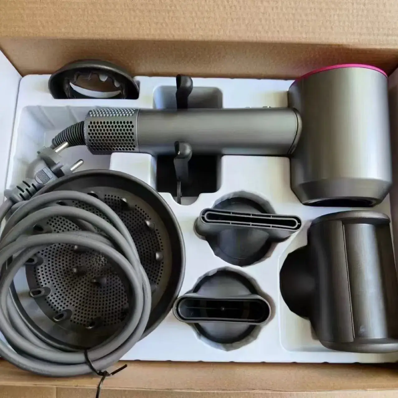 Cross-Border High-Speed Bladeless Hair Dryer with Negative Ion Technology - Image 10