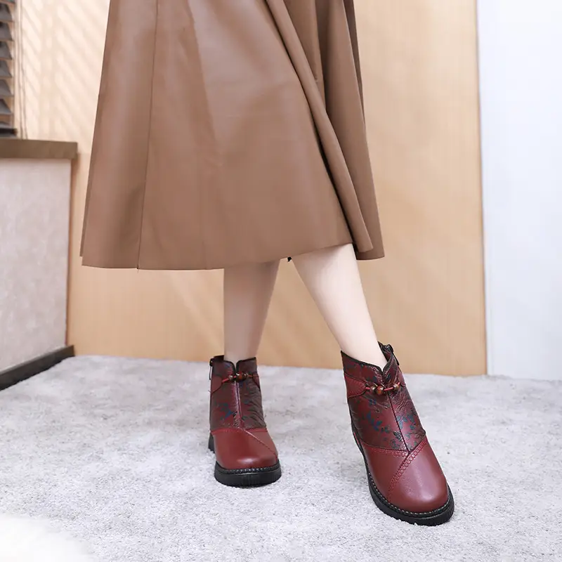 2025 New Winter Waterproof, Non-Slip and Cold-Proof Middle-Aged and Elderly Mothers' Shoes Fleece-Lined, Thickeneded, Warm and Comfortable Snow Boots for Women - Image 5