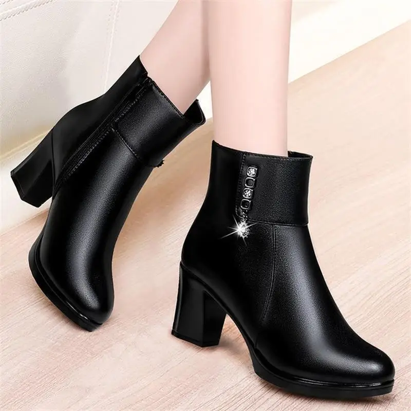 Women's Black Faux Leather Middle Heel Boots - Image 3