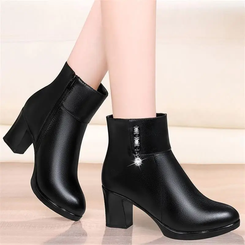 Women's Black Faux Leather Middle Heel Boots - Image 5