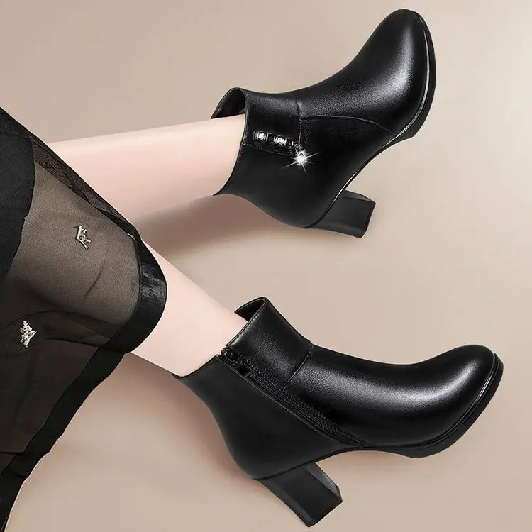 Women's Black Faux Leather Middle Heel Boots — feature 10