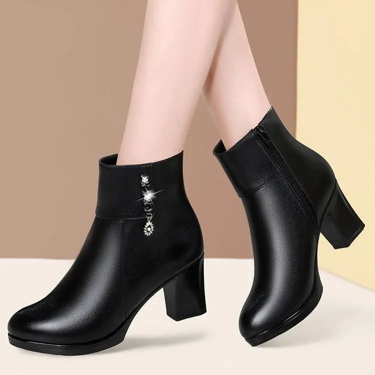 Women's Black Faux Leather Middle Heel Boots — feature 13