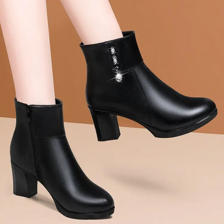 Women's Black Faux Leather Middle Heel Boots — feature 9
