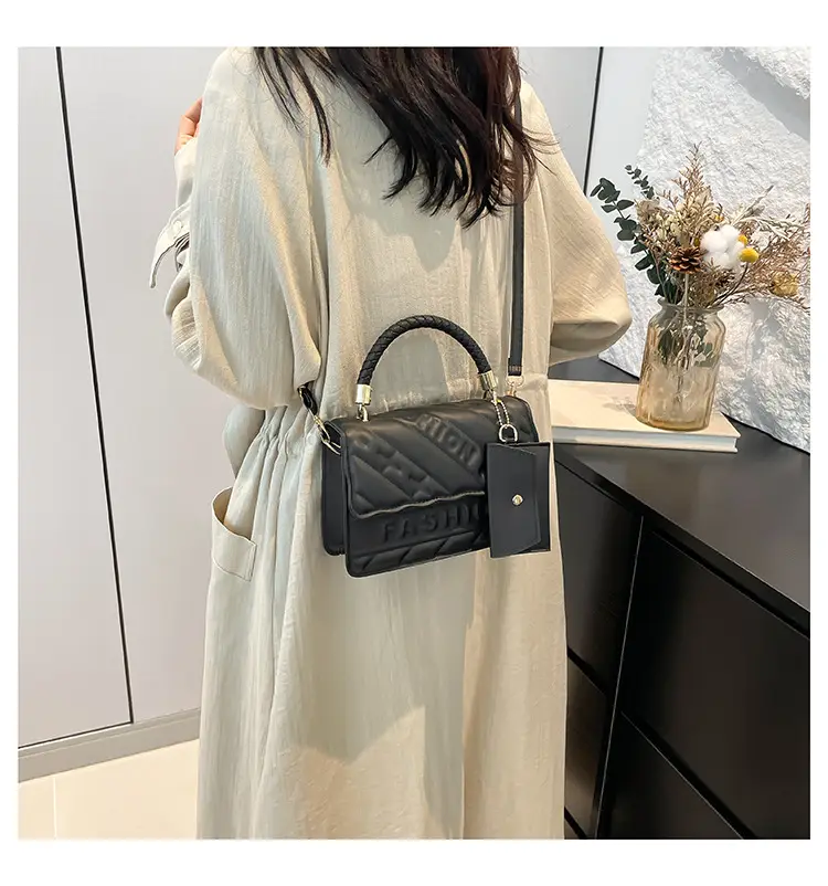 Green Quilted Shoulder Bag 2024 Autumn New — feature 16