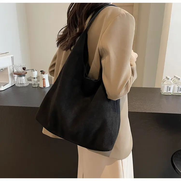 Women Retro Large Capacity Shoulder Bag Black American Style — feature 17