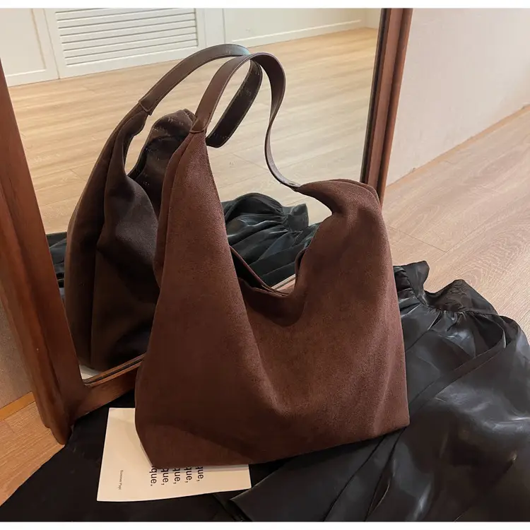 Women Retro Large Capacity Shoulder Bag Black American Style — feature 24