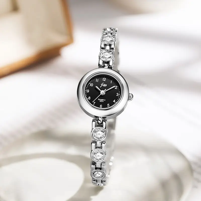 Women's Elegant Crystal Bracelet Watch with Quartz Movement