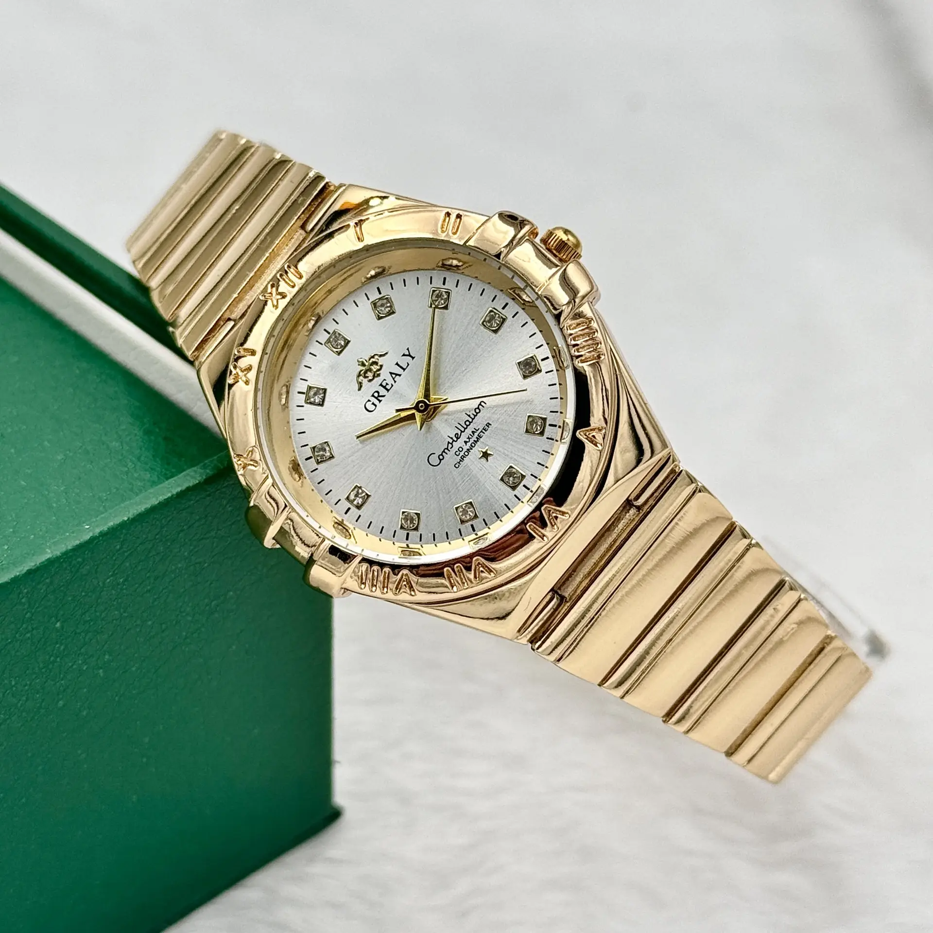 Gold Cross-Border Waterproof Couple's Watch with Temu Steel Band — feature 8