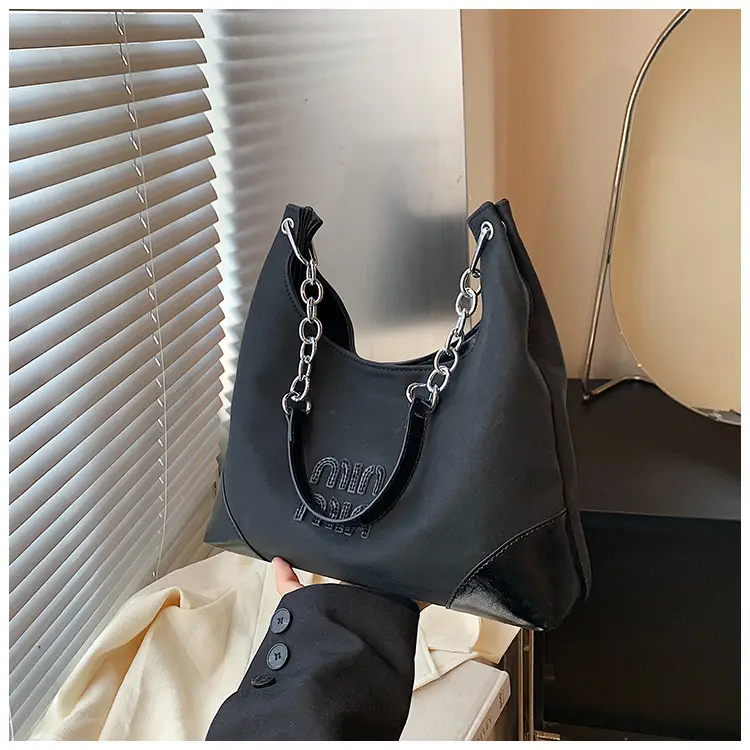 Frosted Shoulder Bag Women Retro Chain Armpit Bag — feature 17