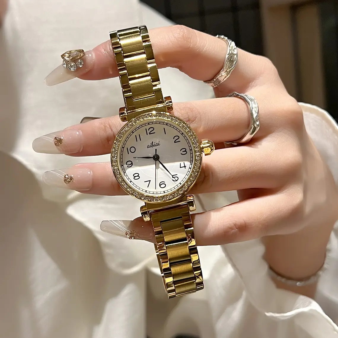 Vintage Women's Quartz Watch with Yellow Leather Band - Image 3