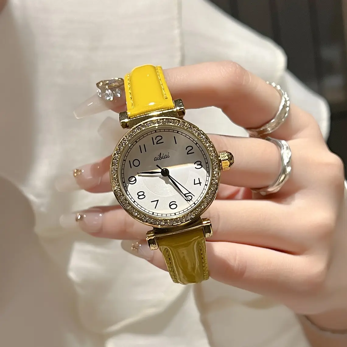 Vintage Women's Quartz Watch with Yellow Leather Band - Image 4