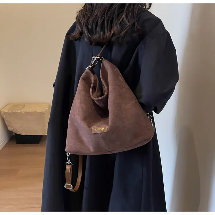 Black Retro Commuter Tote Bag Women 2024 — feature 13