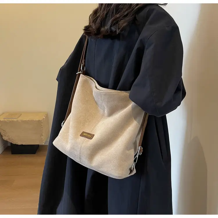 Black Retro Commuter Tote Bag Women 2024 — feature 14